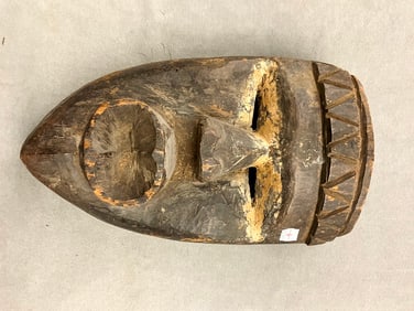 LIBERIAN BASSA MASK. - Height: 12 inches.