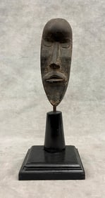 LIBERIAN DAN PEOPLE MOUNTED PASSPORT MASK.