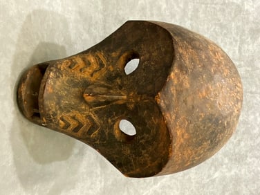 MALIAN CARVED BABOON MASK. - Height approximately: 17 inches.