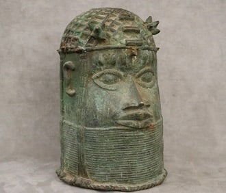 NIGERIAN BENIN BRONZE EDO PEOPLES HEAD OF AN OBA. - Height: 10.5 inches.