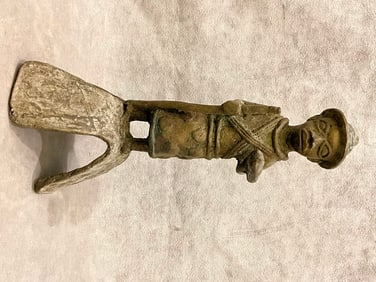 NIGERIAN BENIN BRONZE OF A SOLDIER IN ARMOR. - Height approximately: 12 inches.