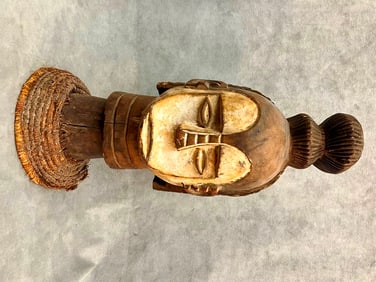 NIGERIAN IDOMA DANCE CREST. - Height: 16 inches.