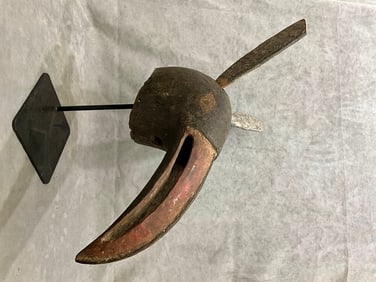 NIGERIAN MUMUYE PEOPLE BIRD MASK. - Length approximately: 21 inches.