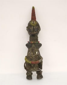 TANZANIAN NYAMWEZI BANTU PEOPLES FETISH DOLL, Mid-20th century. - height: 18 inches.
