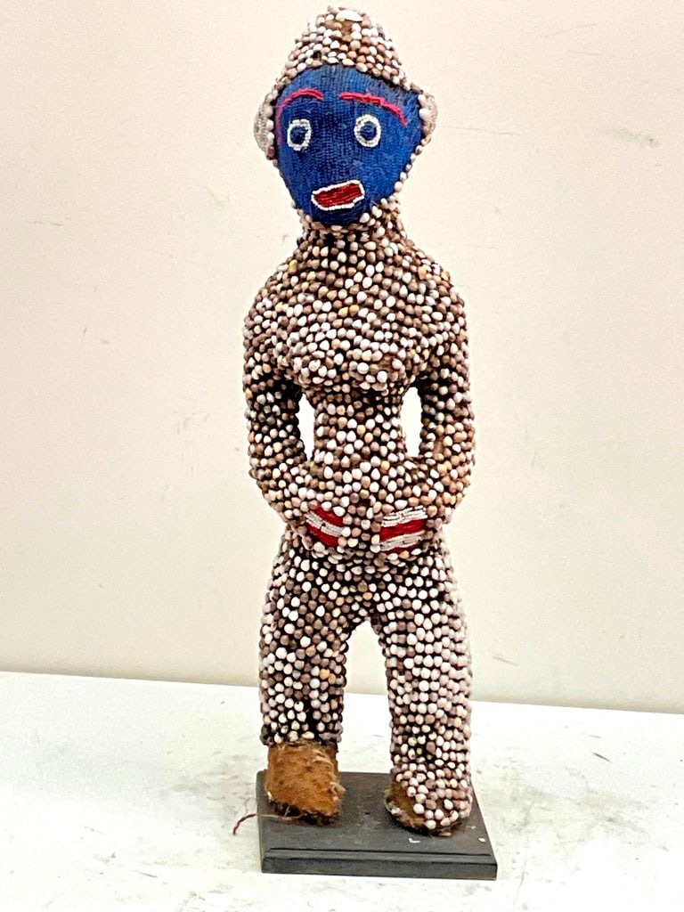 CAMEROONIAN BAMILEKE BEADED FIGURE. - Height: 25 inches. (1 of 8)