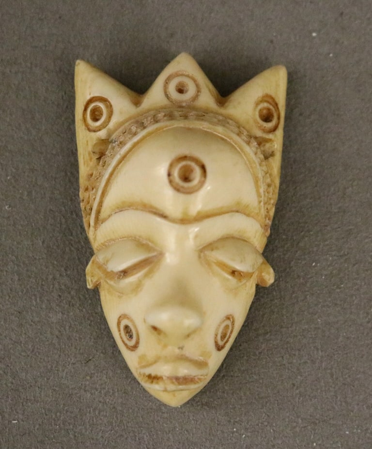 CONGOLESE IKHOKHO PENDE MINIATURE PENDANT MASK. - Height: 2.75 inches. (1 of 8)