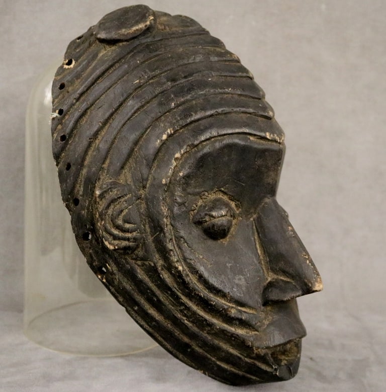 CONGOLESE LUBA KIFWEBE MASK, - height: 13 inches. (1 of 20)