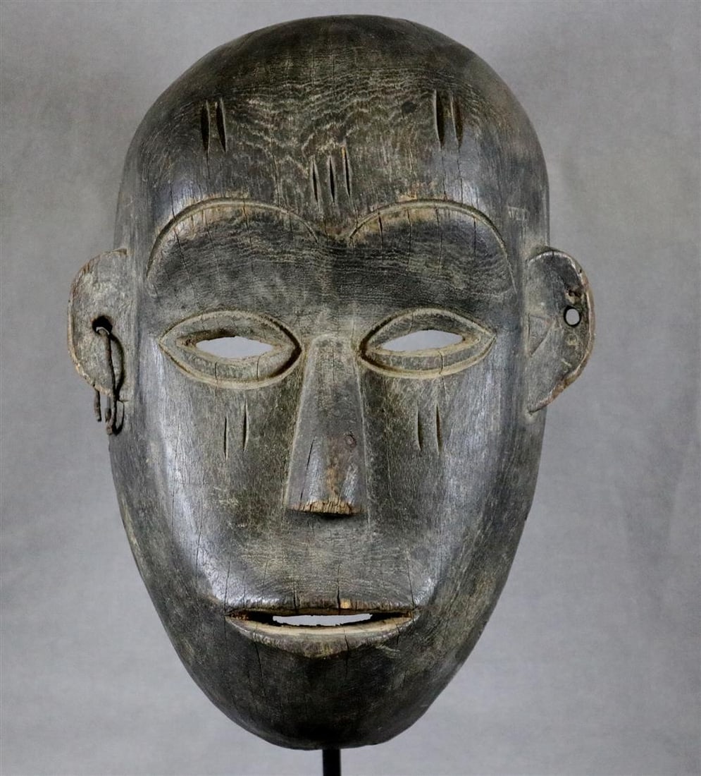 CONGOLESE NGBAKA STYLE MONKEY MASK, (1 of 19)
