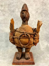 CONGOLESE TEKE BATEKE POWER RELIQUARY FIGURE. - Height: 14 inches (including base).