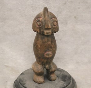 CONGOLESE ZANDE AZANDE PEOPLE WOODEN STATUE. - Height:. 5.25 inches (without base).