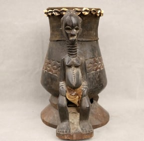 MALIAN DOGON ADUNO KORO CEREMONIAL CONTAINER. - Height: 11.25 inches.