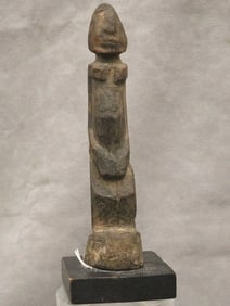 MALIAN DOGON FIGURINE. - Height: 8.75 inches.