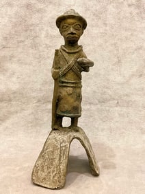 NIGERIAN BENIN BRONZE OF A SOLDIER IN ARMOR. - Height approximately: 12 inches.