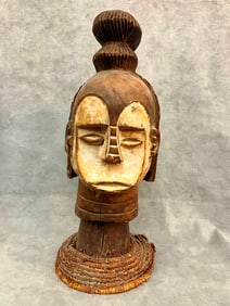 NIGERIAN IDOMA DANCE CREST. - Height: 16 inches.