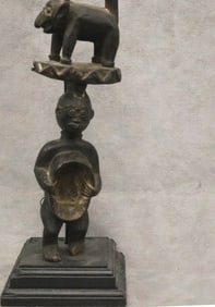 NIGERIAN KORO FIGURAL CEREMONIAL CUP. - Height: 13.5 inches.