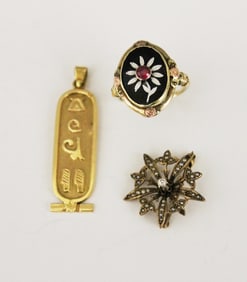 THREE ITEMS YELLOW GOLD JEWELRY,