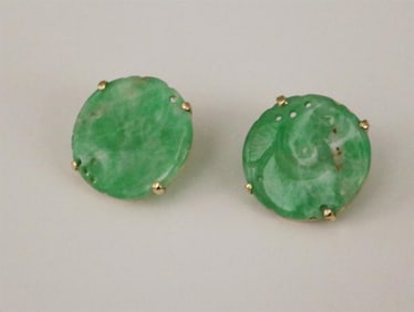 PAIR 14K YELLOW GOLD MOUNTED CHINESE CARVED AND PIERCED APPLE GREEN JADE DISCULAR EARRINGS, - D: 5/8