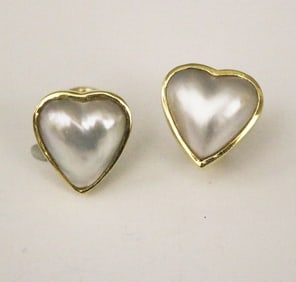 PAIR 18K YELLOW GOLD AND MABE PEARL HEART-SHAPE CLIP-BACK EARRINGS, - L: 3/4 in.