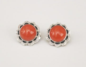 PAIR 18K WHITE GOLD, ORANGE CORAL, BLACK ONYX AND DIAMOND SCALLOPED BUTTON DESIGN, CLIP-BACK