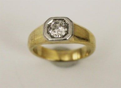 18K YELLOW GOLD, PLATINUM AND DIAMOND RING. early 20th century. - Ring size: 7 1/2. Gross wt: 6 dwt.