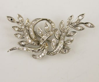 14K WHITE GOLD AND DIAMOND SCROLLING LEAFY BRANCH DESIGN PIN, - L: 2 1/4 in.