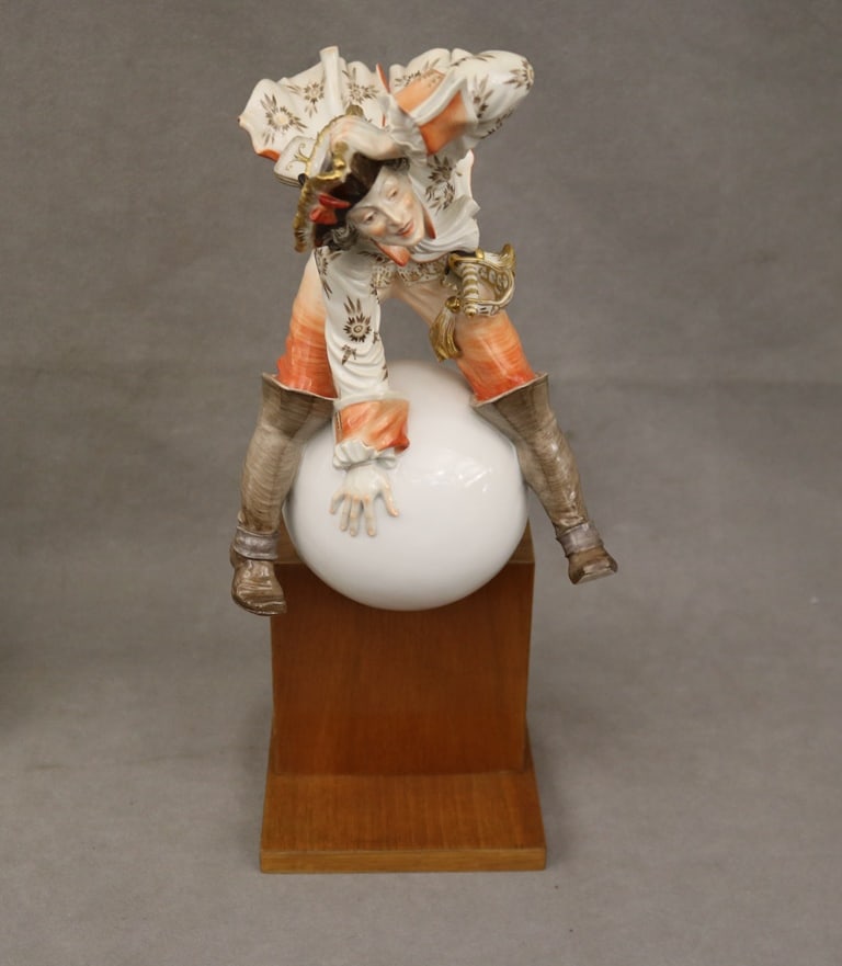 MEISSEN PORCELAIN FIGURINE OF BARON VON MÜNCHHAUSEN, (1 of 7)