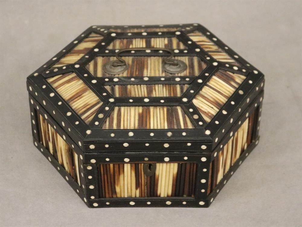 PORCUPINE QUILL HEXAGONAL HINGED-TOP BOX. - D: 7 1/2 in.: PORCUPINE QUILL HEXAGONAL HINGED-TOP BOX. Bone inlay; cover fitted with brass bail handle - D: 7 1/2 in.