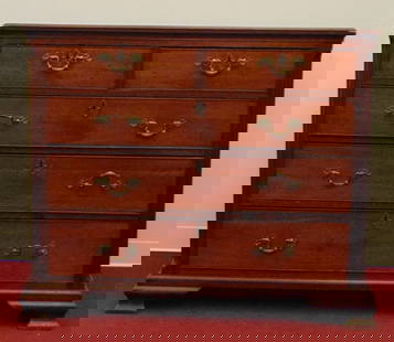 AMERICAN CHIPPENDALE/FEDERAL WALNUT FIVE-DRAWER CHEST. - H: 38 1/2 in. W: 45 in. D: 22 in.: AMERICAN CHIPPENDALE/FEDERAL WALNUT FIVE-DRAWER CHEST. Rectangular top with molded edge over two aligned half-width drawers above three full-width graduated drawers - H: 38 1/2 in. W: 45 in. D: 22 in