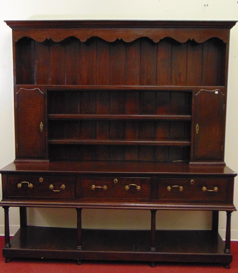 WELESH DARK FINISH OAK CUPBOARD, 18th century. - H: 78 in. W: 74 in. D: 20 in. (1 of 8)