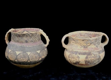 TWO CHINESE NEOLITHIC POTS, Yangshao culture. - H: 4 1/2 in.