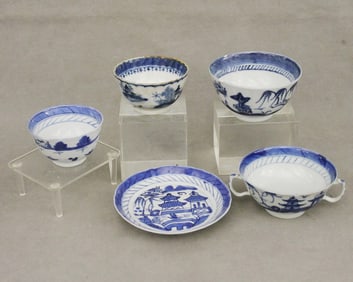 26 PIECES CHINESE CANTON PORCELAIN.