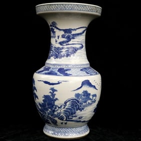 CHINESE BLUE AND WHITE PORCELAIN VASE. Qing Dynasty. - H: 15 1/2 in.