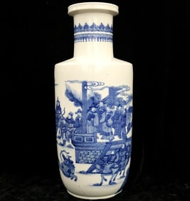 CHINESE BLUE AND WHITE DECORATED ROULEAU VASE. - Height: 19 inches.