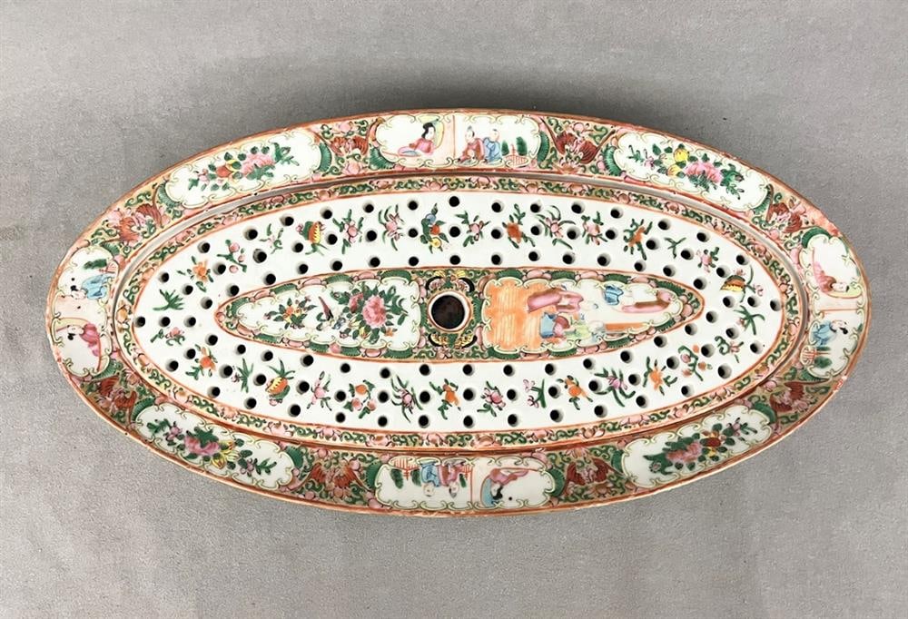 CHINESE ROSE MEDALLION FISH PLATTER WITH MAZARINE. 19th century. - 16 1/2 in. x 8 1/2 in. (1 of 9)