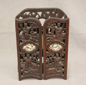 CHINESE FIGURAL-CARVED AND PIERCED THREE-FOLD TABLE SCREEN WITH THREE CARVED JADE PANEL INSERTS. -