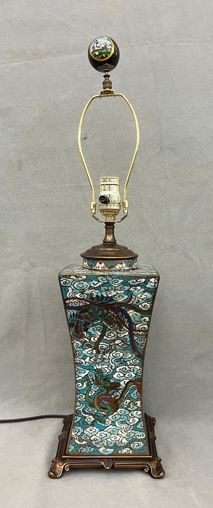 CLOISONNE SQUARE-SIDED VASE MOUNTED AS TABLE LAMP. early 20th centuiry. (1 of 10)