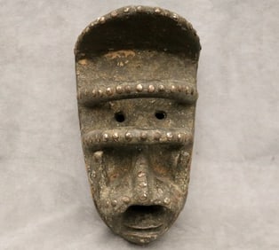 IVORY COAST BETE PEOPLE "GRE" MASK. - Height: 13 inches.
