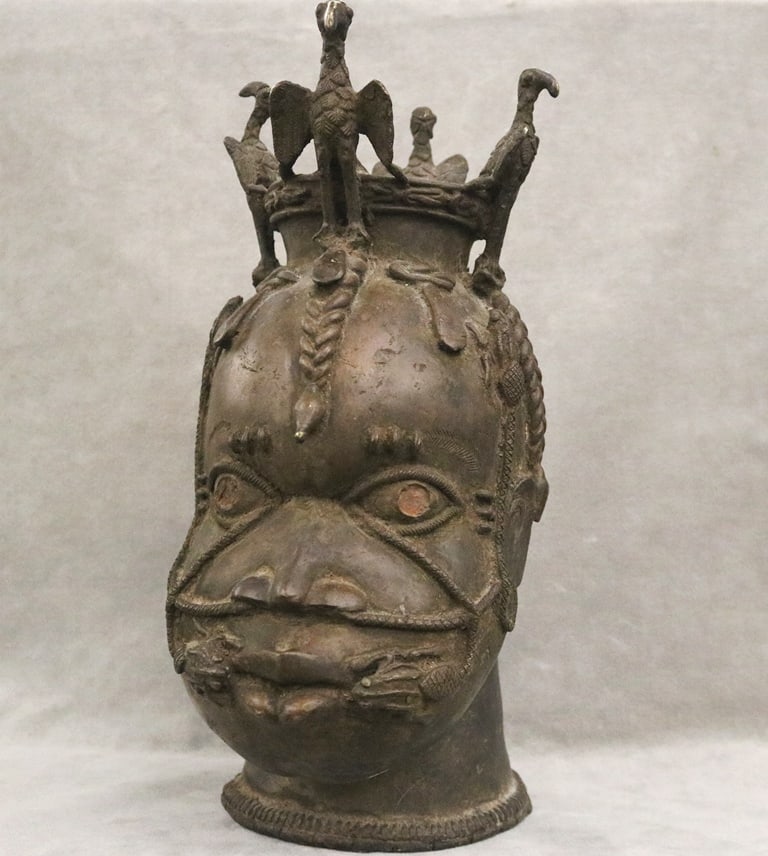 NIGERIAN BENIN OSUN BRONZE HEAD. - height: 14 inches. (1 of 20)