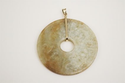 CHINESE 14K YELLOW GOLD MOUNTED CARVED JADE BI PENDANT,