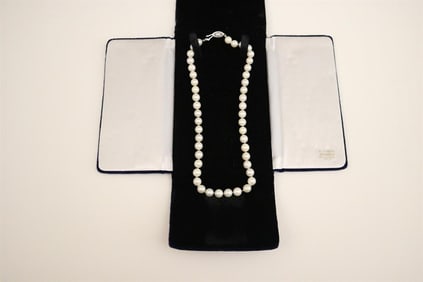 MATCHED CULTURED PEARL CHOKER.