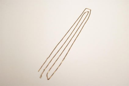 CONTINENTAL YELLOW GOLD FLEXIBLE LINK CHAIN NECKLACE.
