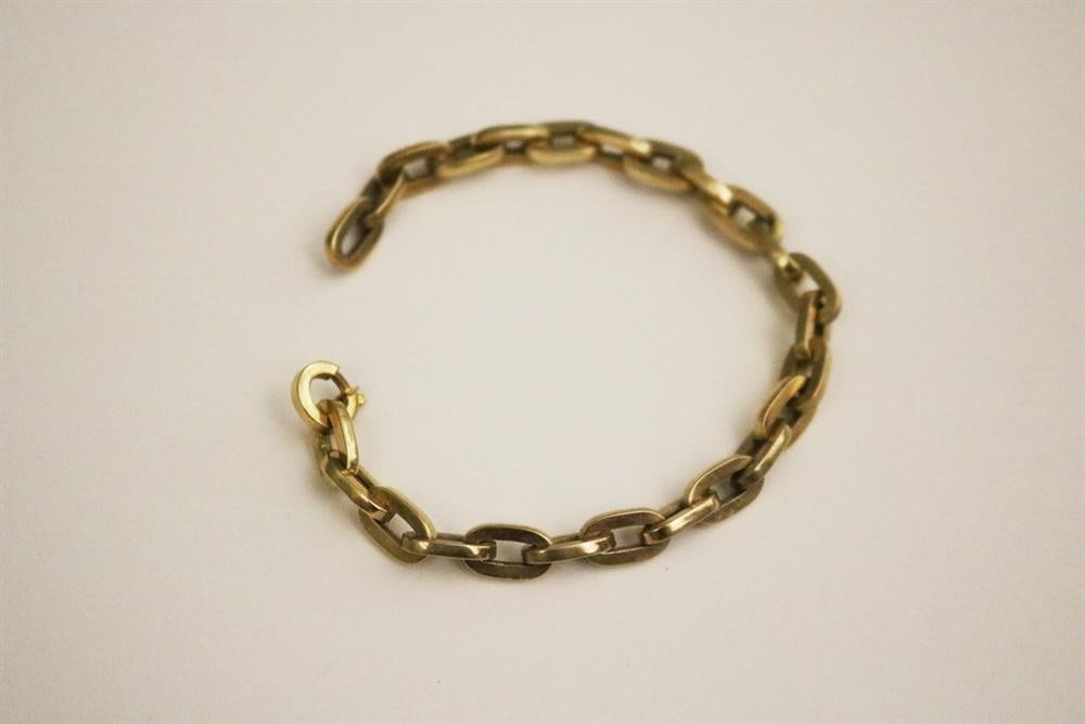 18K (750) BRIGHT-POLISHED YELLOW GOLD FLEXIBLE-LINK BRACELET. - L: 7 7/8"; W: 1/4". (1 of 2)