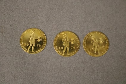 THREE DUTCH ONE-DUCAT GOLD PROOF COINS, 1974,