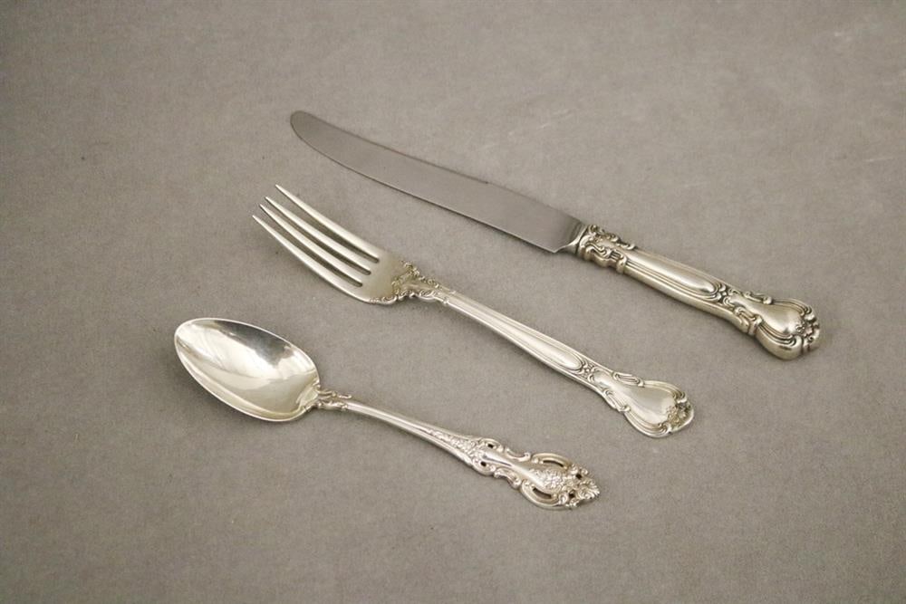 12 PIECES STERLING SILVER FLATWARE. - Weighable silver, excluding knives, 12.2 troy oz. (1 of 3)