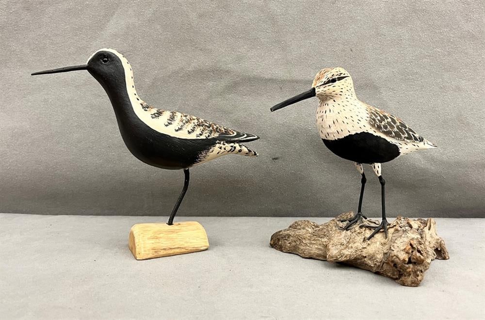 TWO SIGNED, PAINTED WOOD SHOREBIRD (PLOVER) FIGURES. (1 of 12)