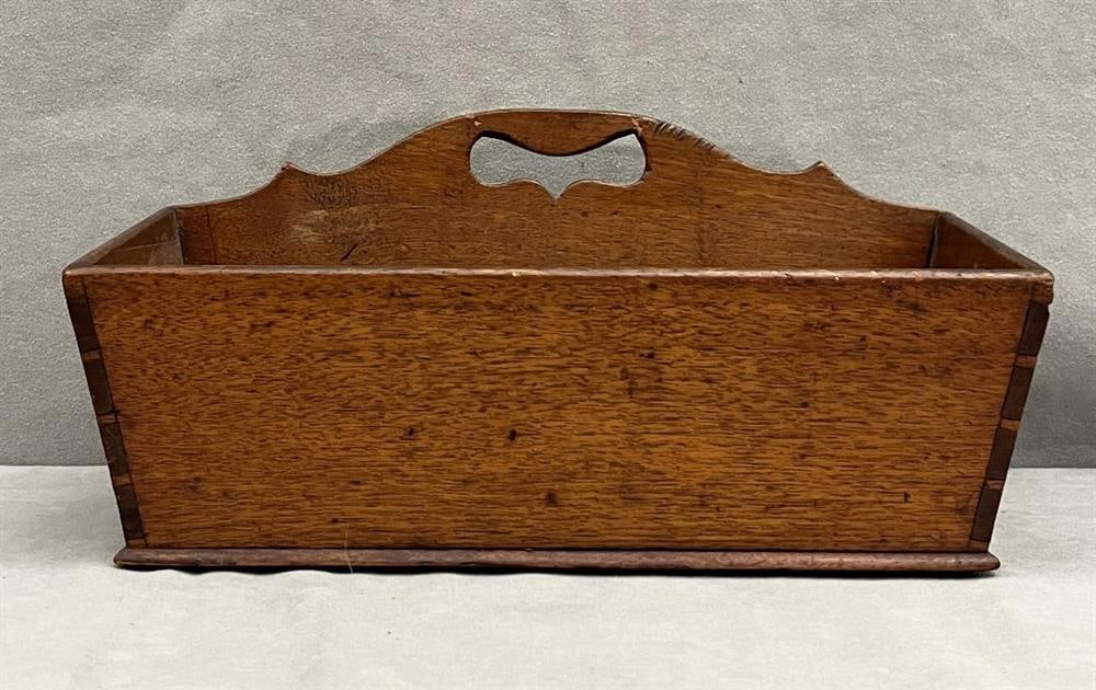 AMERICAN CARVED WOODEN CUTLERY BOX, 19th century. - H: 7 1/4 in.; 14 1/2 in. x 7 in. (1 of 6)
