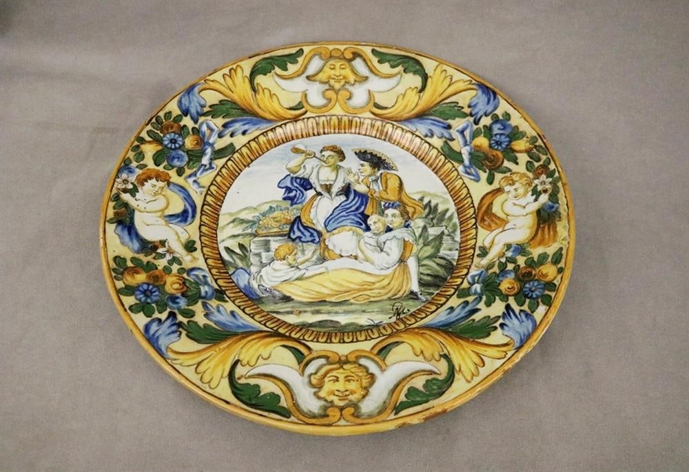 ITALIAN MAJOLICA RENAISSANCE-STYLE PLATE. Late 19th-20th century. - D: 15 1/2". (1 of 17)