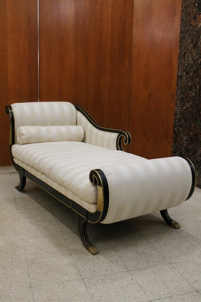 NEOCLASSICAL STYLE RECAMIER BY KINDEL FURNITURE WITH CREAM COLOR UPHOLSTERY. - L: 80". (1 of 11)