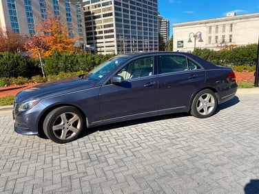 2014 MERCEDES-BENZ E-CLASS E 350 FOUR-DOOR INDIGO BLUE SEDAN, VIN: WDDHF8JB6EA993754. - Mileage: