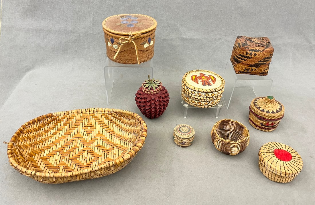 NINE ASSORTED NATIVE AMERICAN OR SOUTHWESTERN HAND-WOVEN BASKETS, - Height (fruit basket including (1 of 20)